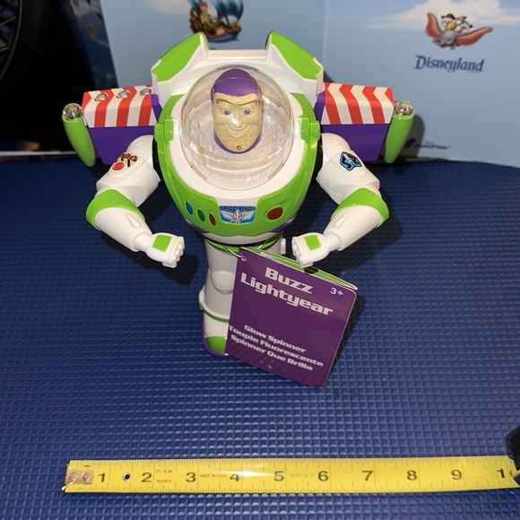 DISNEY PARKS EXCLUSIVE BUZZ LIGHTYEAR SPACE RANGER TALKING LIGHT UP SPINNER - Picture 6 of 9